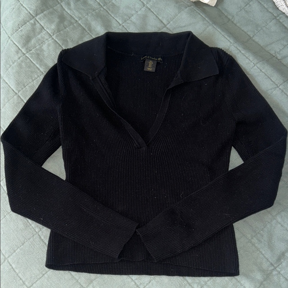 House of Harlow 1960 Black V-Neck Sweater